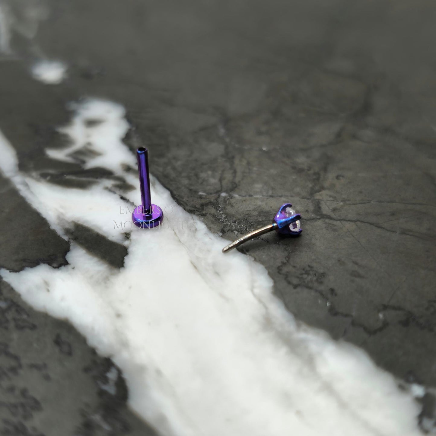 Threadless Zirconia Flat Back Labret