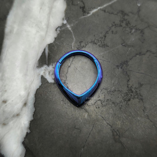 Tapering Teardrop V Shape Hinged Clicker