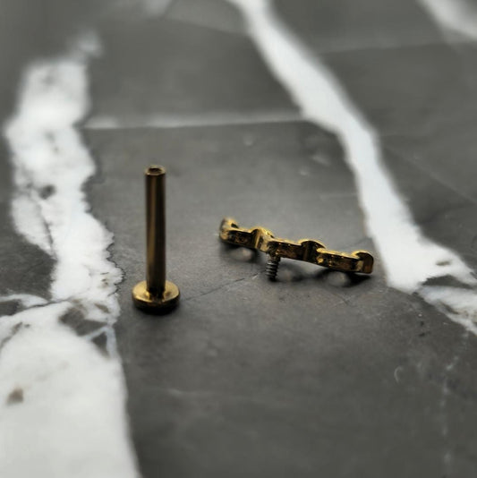 Faux Chain Flat Back Labret