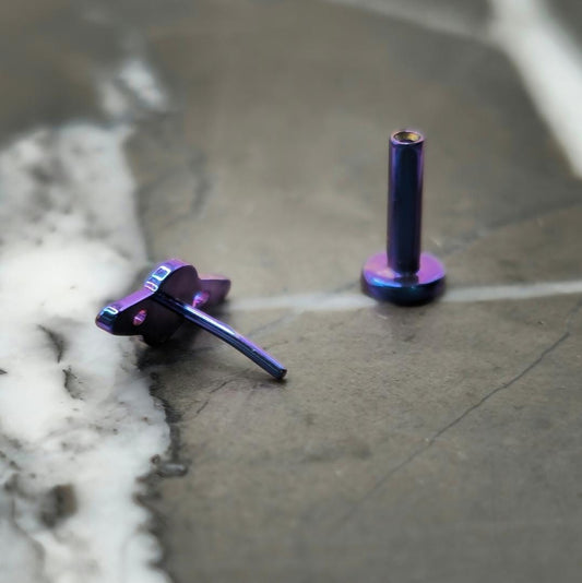 Saturn Planet Threadless Labret