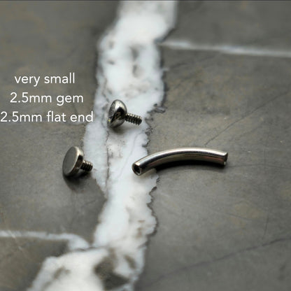 2.5mm "Floating" Gem Curved Barbell
