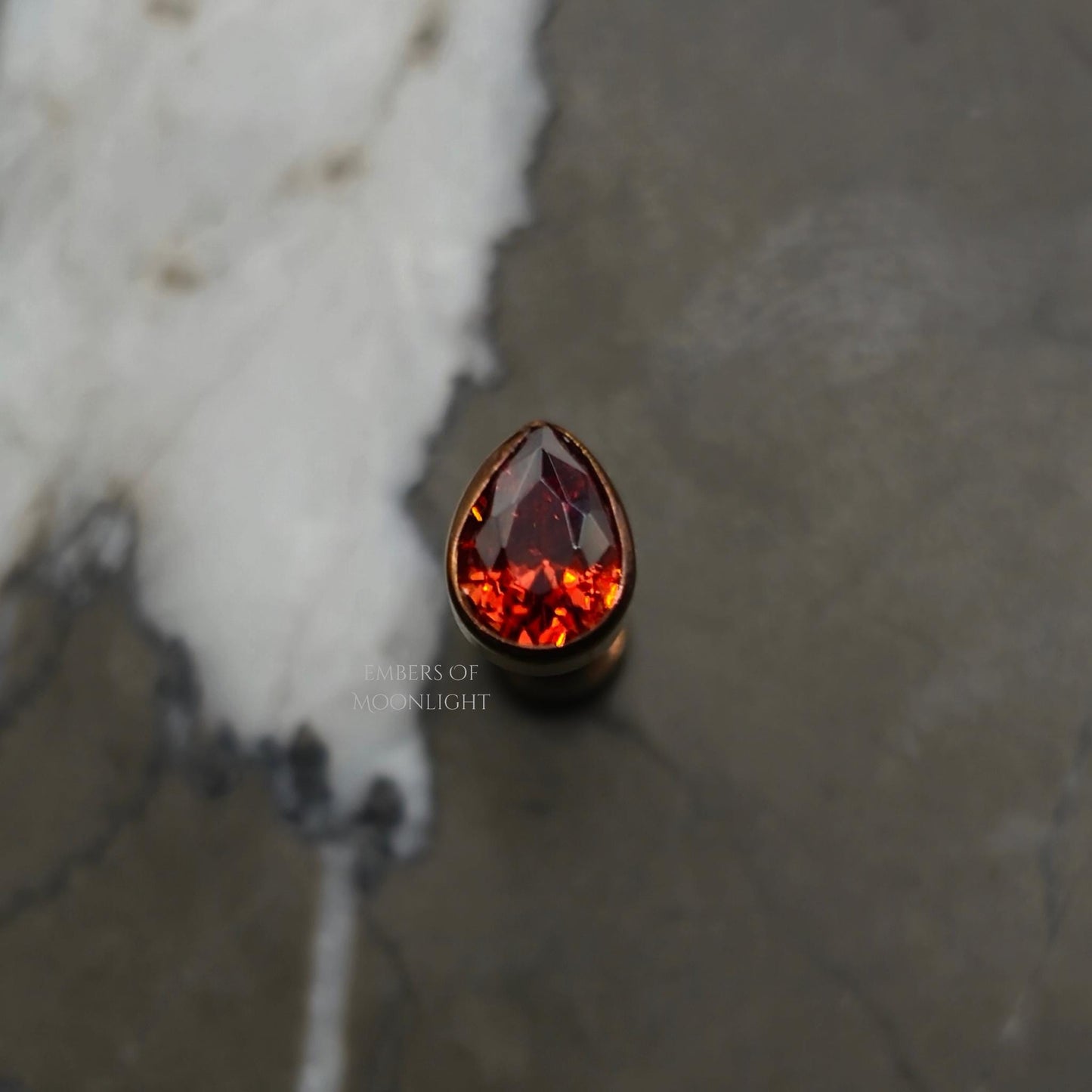 Red Teardrop Threadless Flat Back Labret