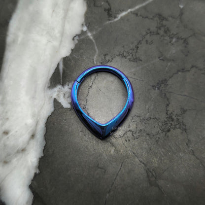 Tapering Teardrop V Shape Hinged Clicker