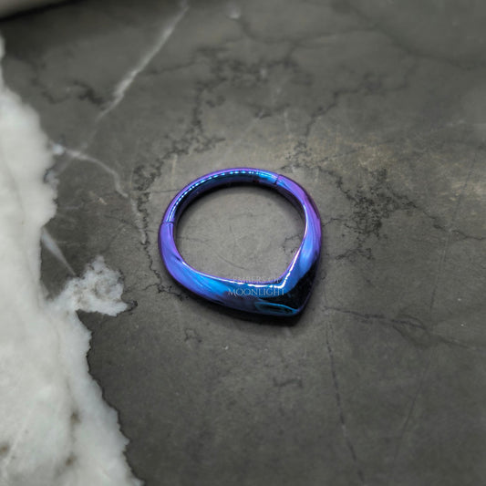 Tapering Teardrop V Shape Hinged Clicker