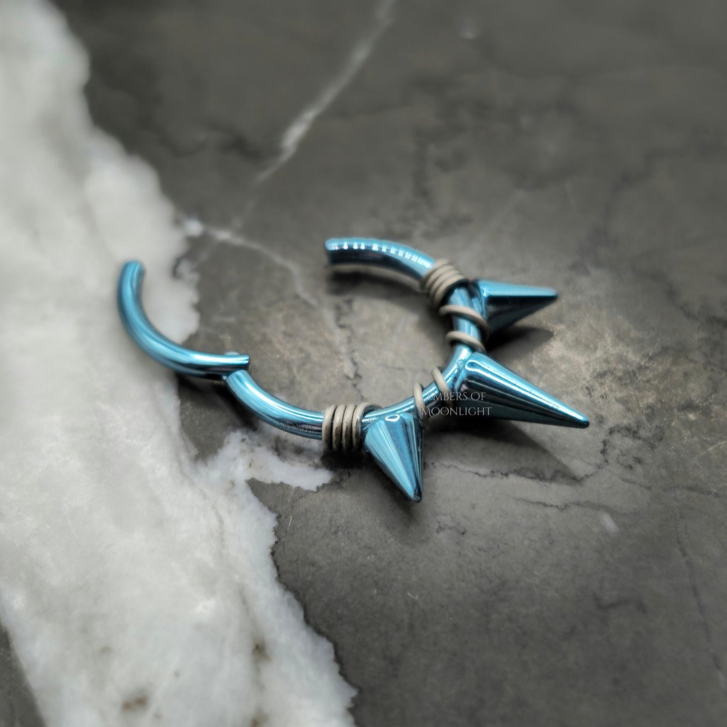 Triple Spike Hinged Clicker Ring in Ice Blue + Grey