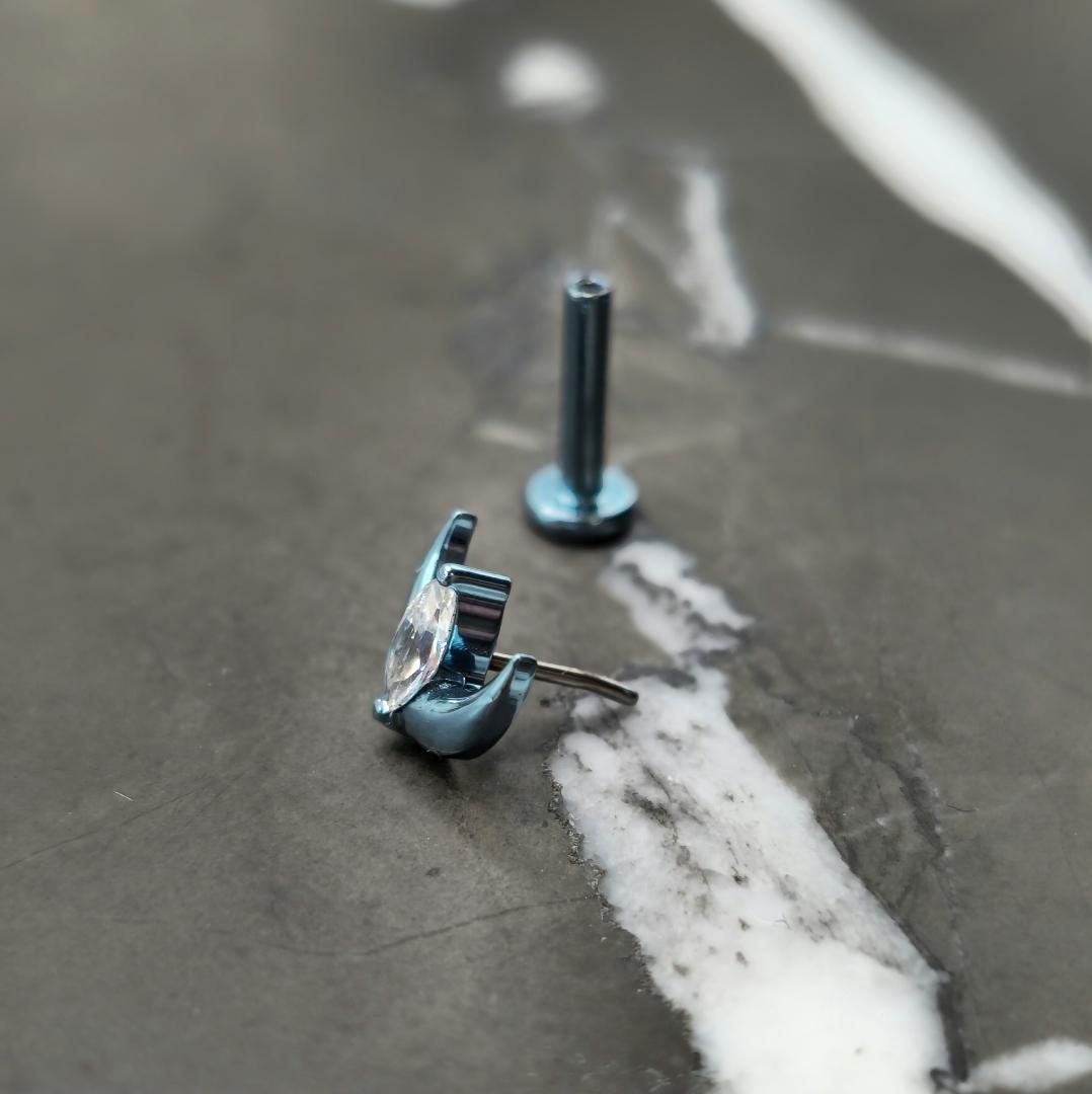 Goddess Moon Threadless Labret