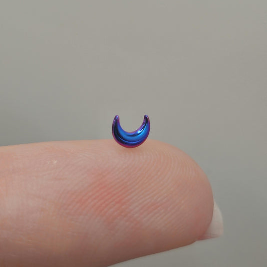 Small Moon Threadless Flat Back Labret Stud