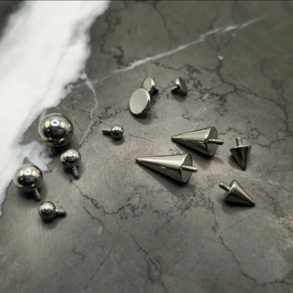 Star Vertical Labret Curved Barbell