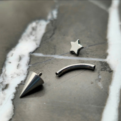 Star Vertical Labret Curved Barbell